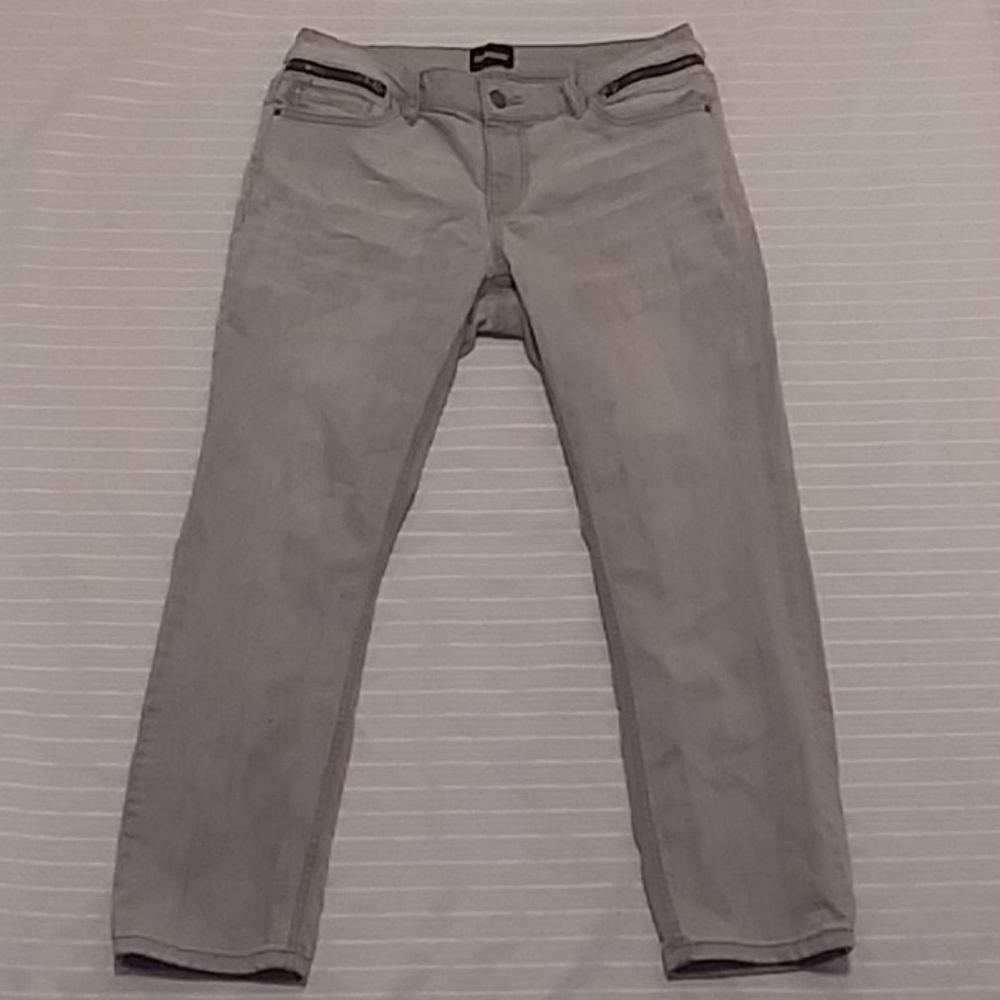 Joe Boxer Women Light Washed Capri Jeans